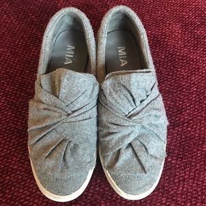 SALE 🎀 MIA Grey Slip On Shoes